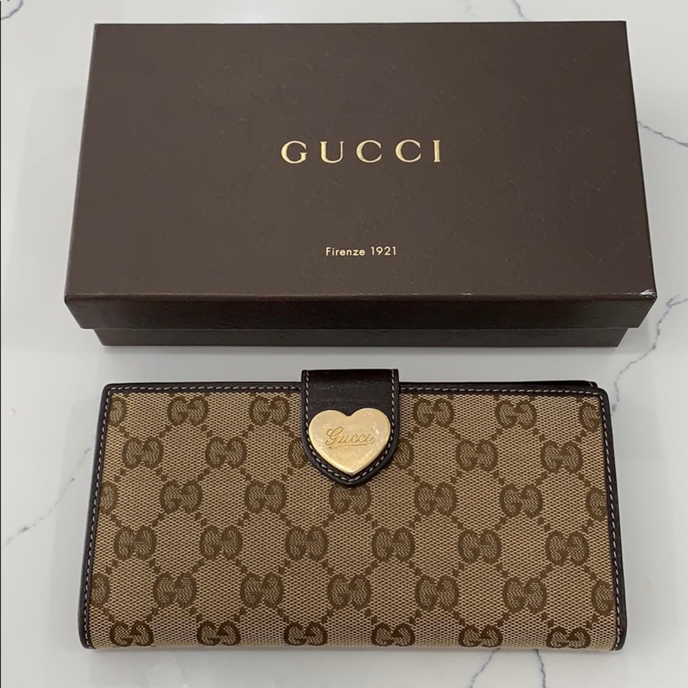 Authentic Gucci GG Canvas Continental Heart Wallet